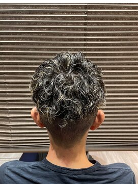 スカイ 大手町プレイス店 ツーブロックショートスタイル<理容室>