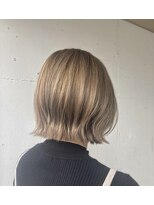 マノン(manon) ハイトーンショートボブ