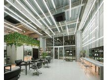 【とにかくカッコいい】を貫いたこだわりの内装、空間で皆様に非日常を体験してもらう[栄]