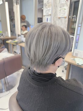 アルファタッチ 静岡店(alpha touch) ホワイトシルバー×ショート