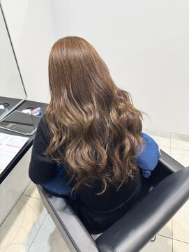 イルミ(iLUMi) iLUMi　×　ベージュカラー