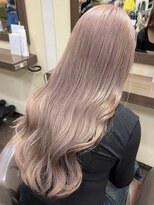ヘアーアンドメイク ビス(HAIR&MAKE bis) ブロンドに落ちるホワイトピンクカラー♪【唐木彩華】