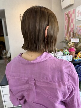 ナジック(749) 切りっぱなしボブ×透明感ブリーチなしオリーブ