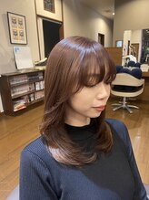 なんとなく似合うではなく、骨格、パーツ、デザインから理論的になぜ似合うかを伝えます☆