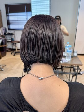 エンノア 池袋(ENNOA) ボブ×アンブレラカラー/切りっぱなしボブ/インナーカラー