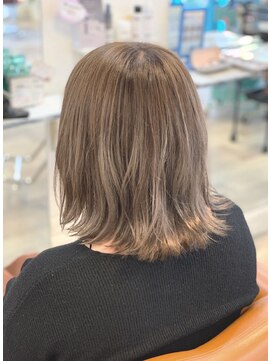 サロン ド ヴィヤージュ(Salon de Viyage) 外ハネ＊シルバーアッシュ