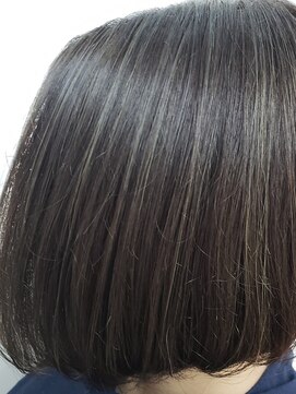 アットウィルヘアー(at will hair) 王道前下がりボブにハイライトを添えて/関雄太郎/at will hair