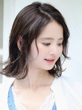 コム(com by neolive) ナチュラル外ハネミディ2