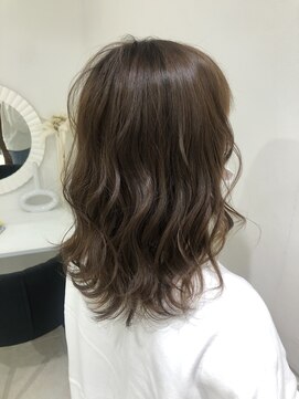 カシェ マエノヘタ(Cashe'e MAENOHETA) ワンカラーベージュ