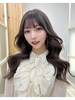 アフロートリノ(AFLOAT Leino)&nbsp;大人かわいいくびれロングヘア　レイヤーカットで動きのあるヘア