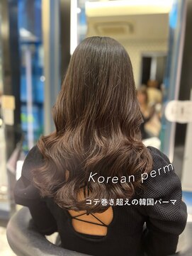 アピッシュ ギンザ(apish ginza) 真未/コテ巻き超えの韓国パーマ