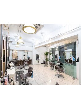 予約なしで気軽に立ち寄れて、駅チカで通いやすい◎幅広い世代に愛されているアットホームサロン♪[綾瀬]