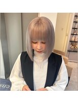 アヴァンスアンス 広島袋町店(AVANCE.ens) ホワイトシルバー×切りっぱなしボブ