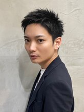 ルーツ(ROOTS) 黒髪でキメるビジネスヘア