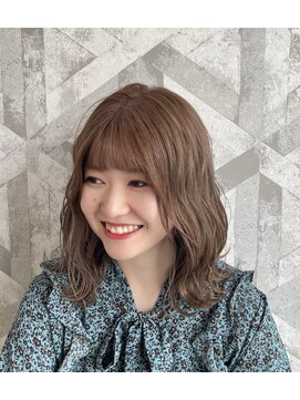 ヘアデザイン ファブロ(hair design FABRO.) 【FABRO担当:藤岡勇気】ハイトーンミルクティーベージュ
