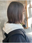 切りっぱなしハイトーン外ハネボブホワイトグレージュ卵型丸型