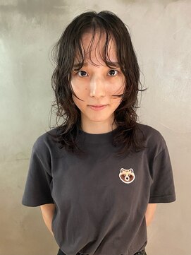 ダンボ(DUMBO) ウルフパーマ  顔まわりレイヤー　ニュアンスパーマ  ミディアム