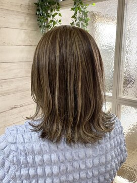 エム インターナショナル 白岡 キュート(EMU international CUTE) 垢抜ける！自然な立体感カラー