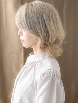 カバーヘア ブリス 川口(COVER HAIR bliss) ダブルカラーグレーヘアークラゲカットくびれミディ10代20代X