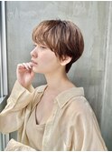 - フワッと柔らかさがありつつ大人の気品があるショートヘア -