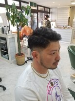 ノラ(Norah)&nbsp;髭と相性抜群サイドパート刈り上げくん