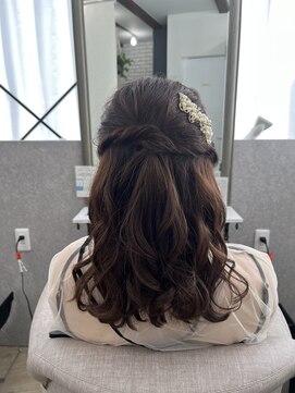 キープス(Keeps) ゆるふわハーフアップ