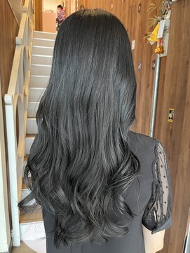 アヴァンス 天王寺店(AVANCE.) ブルーブラック×透明感