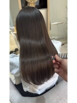 アム 表参道(am)&nbsp;小顔薄めバンググレージュレイヤーロング前髪パーマ黒髪