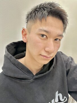 ロミーオム 本厚木(ROMMY. Homme) 刈り上げツーブロックアップバングショートビジネスメンズヘア