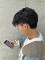 センターパートショートウルフ