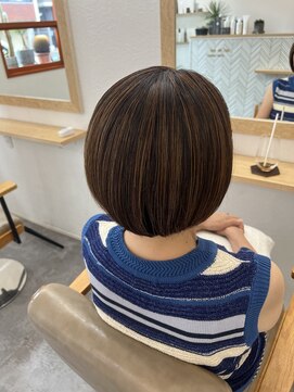 デイトゥデイトゥルーカラーズ(DAY TO DAY true colors) 白髪ぼかしハイライト×ボブ