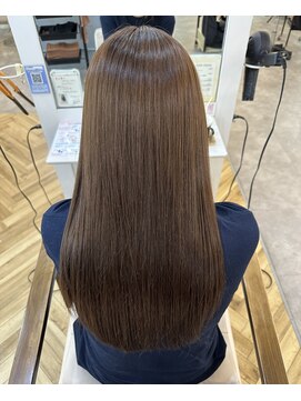 トッカ ヘアアンドトリートメント 難波店 プラチナ縮毛矯正x艶髪