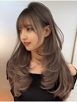 ヨロ 上野(YOLO)&nbsp;ハイライトカラーミルクティーベージュレイヤーカット