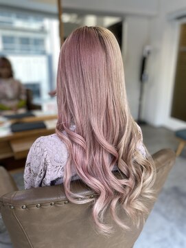 フツーロ 栄(FUTURO) プルエクステ