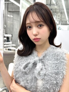 アイヴィ 表参道(IVY) 透明感カラー くびれミディアム 顔まわりカット[肥田亜沙美]