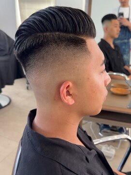スリーヘアショップ(THREE HAIR SHOP) <理容室>吹田/MEN'S/メンズカット/テーパーフェードカット