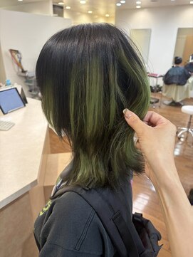 モア 下通店(MORE) Black ／Neo Green／ブリーチ／ウルフカット