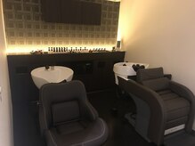 シャルム ヘアー デザイン(CHARME Hair Design)の雰囲気（しっかり洗われたい方ととにかく癒されたい方用シャンプー台を）