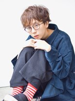 サークル(CIRCLE)&nbsp;マッシュショートカーキグレージュ大人かわいいフェザーバング