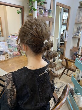 ロカット サロン(Roquat Salon) ポニーロングアレンジ【ヘアアレンジ/ヘアセット/立川/立川】