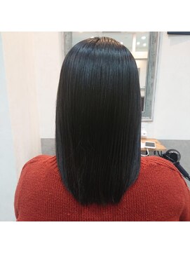 ネリネ 北千住駅東口学園通り前(Nerine) 綺麗な艶髪ミディアムヘア