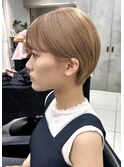 大人かわいい ミルクティベージュ ワイドバングショート