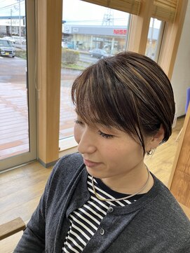 トコトコ(tocotoco) ショートボブ × ハイライト