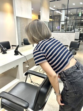 ムード カナザワ(mood kanazawa) ダブルカラー/ブリーチ/学割U24/インナーカラー/韓国/ハイライト