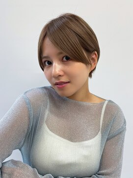 ミィ 浦和(mee) デザインカラールイヤーカット/ウェットヘア／オリーブベージュ