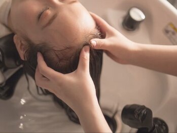 アーティック ヘア ディーヴァディーヴォ アーバ(ARTIC HAIR DIVA DIVO Arbor)の写真/頭皮と髪のケアにこだわったヘッドスパで、癒しのひとときを♪髪のお悩みもご相談ください。