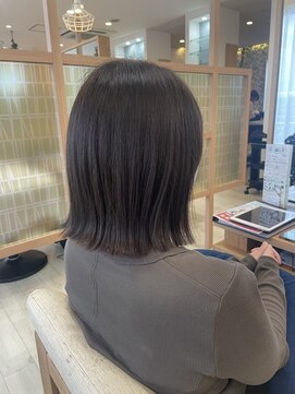 アドラーブル 長岡リップス旭岡店(adorable) 20代30代透明感暗髪アッシュブルーグレージュ切りっぱなしボブ