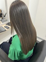 スリーク バイ ロイ 宇治店(sleek by roy) オリーブベージュで艶透明感！