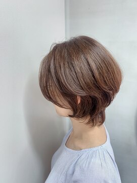 ルーファス メグロ(Ruufus Meguro) 40代50代ひし形シルエットフェミニンショートボブ　2506