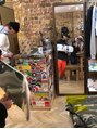 バーバーショップ ダリー(BARBERSHOP DALIE)&nbsp;ロンドンのスケボーショップでデッキ購入